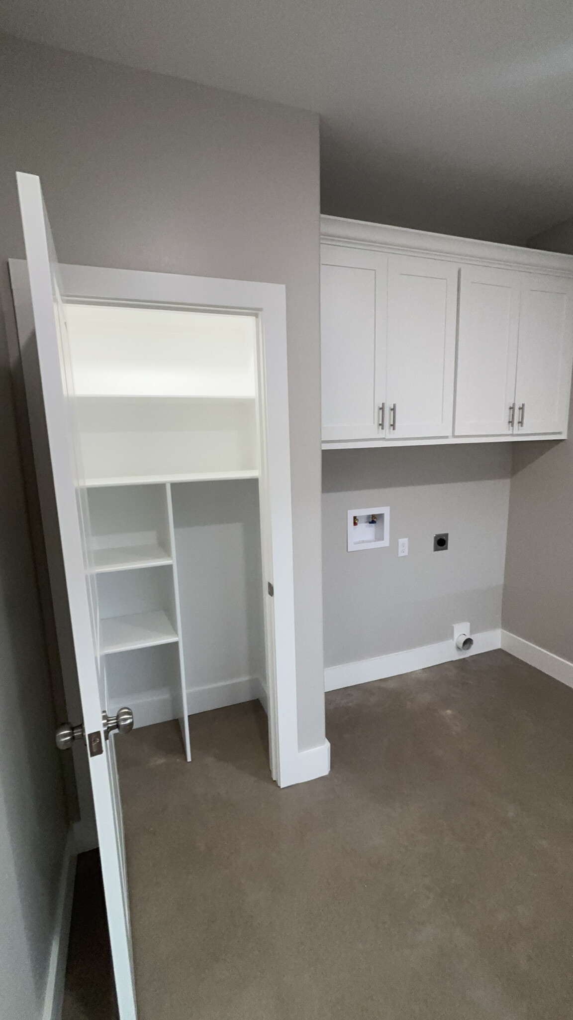 Washer & Dryer hookups - 12542 Vinson Cir