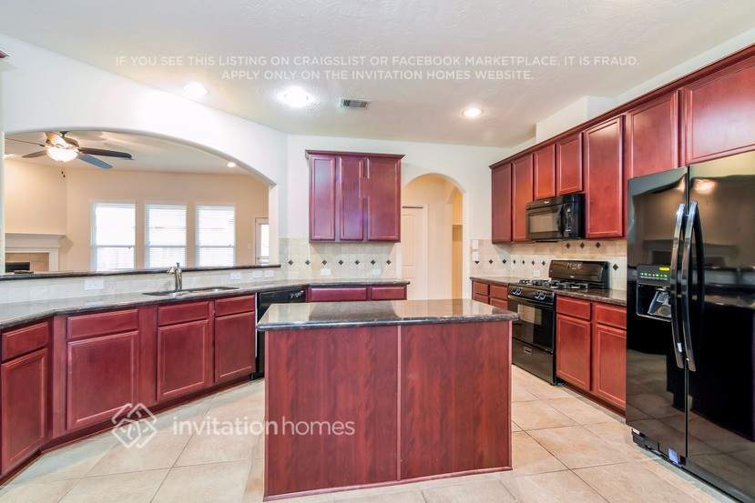 Building Photo - 3322 Rose Trace Dr