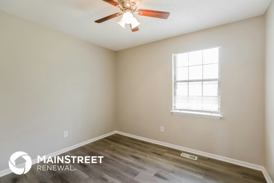 Building Photo - 11712 Crystal Dr