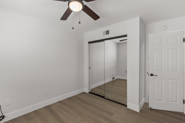 Building Photo - 72629 Edgehill Dr