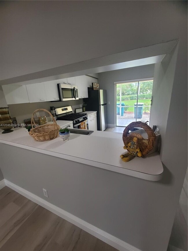 Building Photo - 7858 Dixie Beach Cir