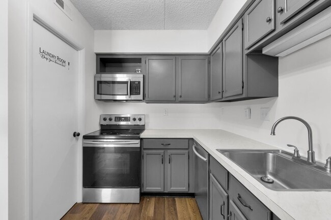 Building Photo - 2-Bedroom Condo with Great Community Amenities in Lower Macungie