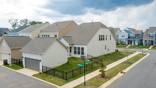 Building Photo - 6429 Raffia Rd