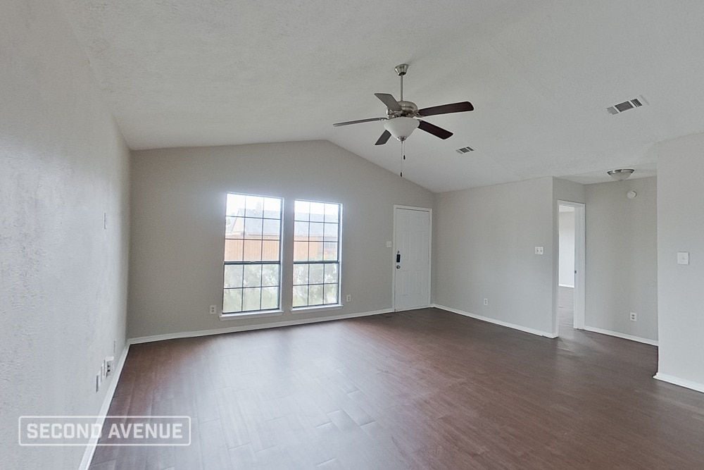 Building Photo - 9124 Pinehaven Dr