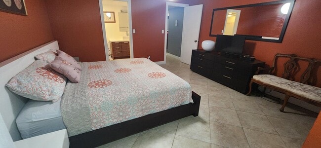 Building Photo - 3002 Portofino Isle