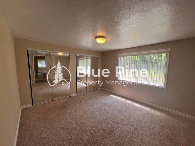Building Photo - 405 S Park Ave