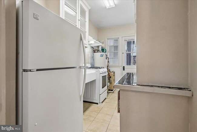 Building Photo - 3944 7th St NE