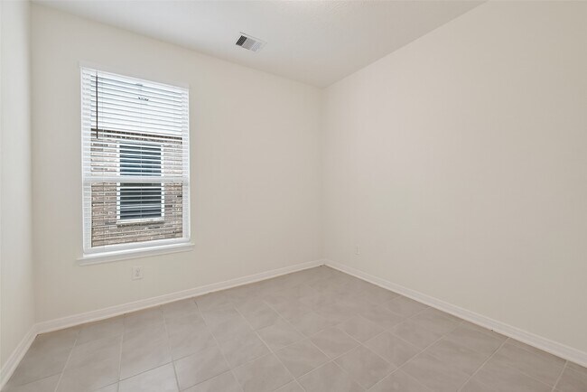 Building Photo - 5607 Grizzly Bear Wy