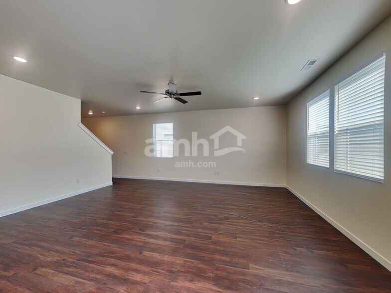 Building Photo - 1544 N Garnet Creek Ave