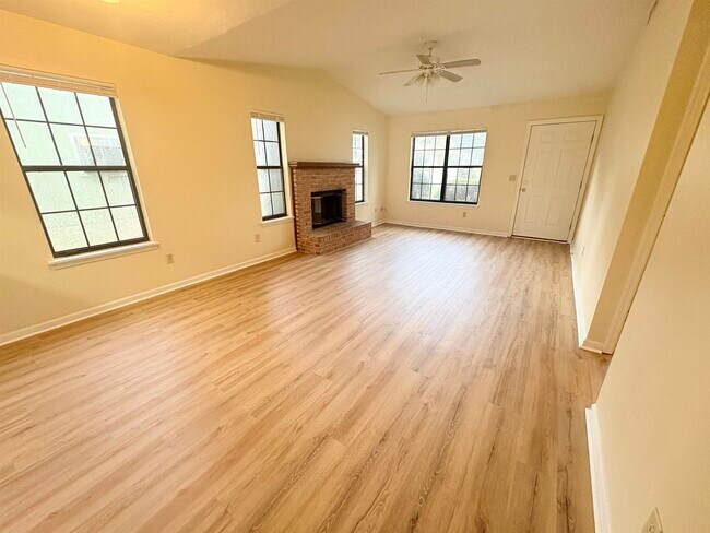 Building Photo - 3417 Sedona Loop