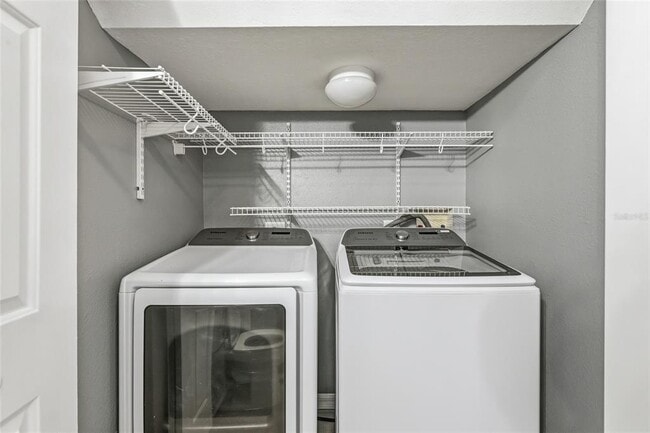 Building Photo - 208 Dragons Fire Pl