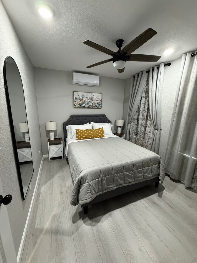 Building Photo - 2819 S Pine St