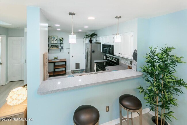 Building Photo - 127 Sand Castle Way