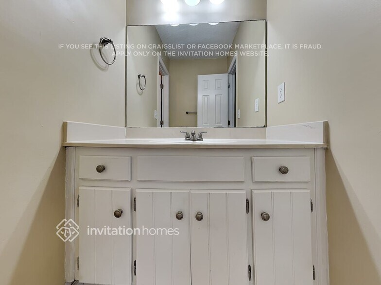 Building Photo - 2850 Carnegie Way SW