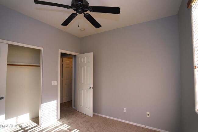 Building Photo - 2840 S Miller Dr