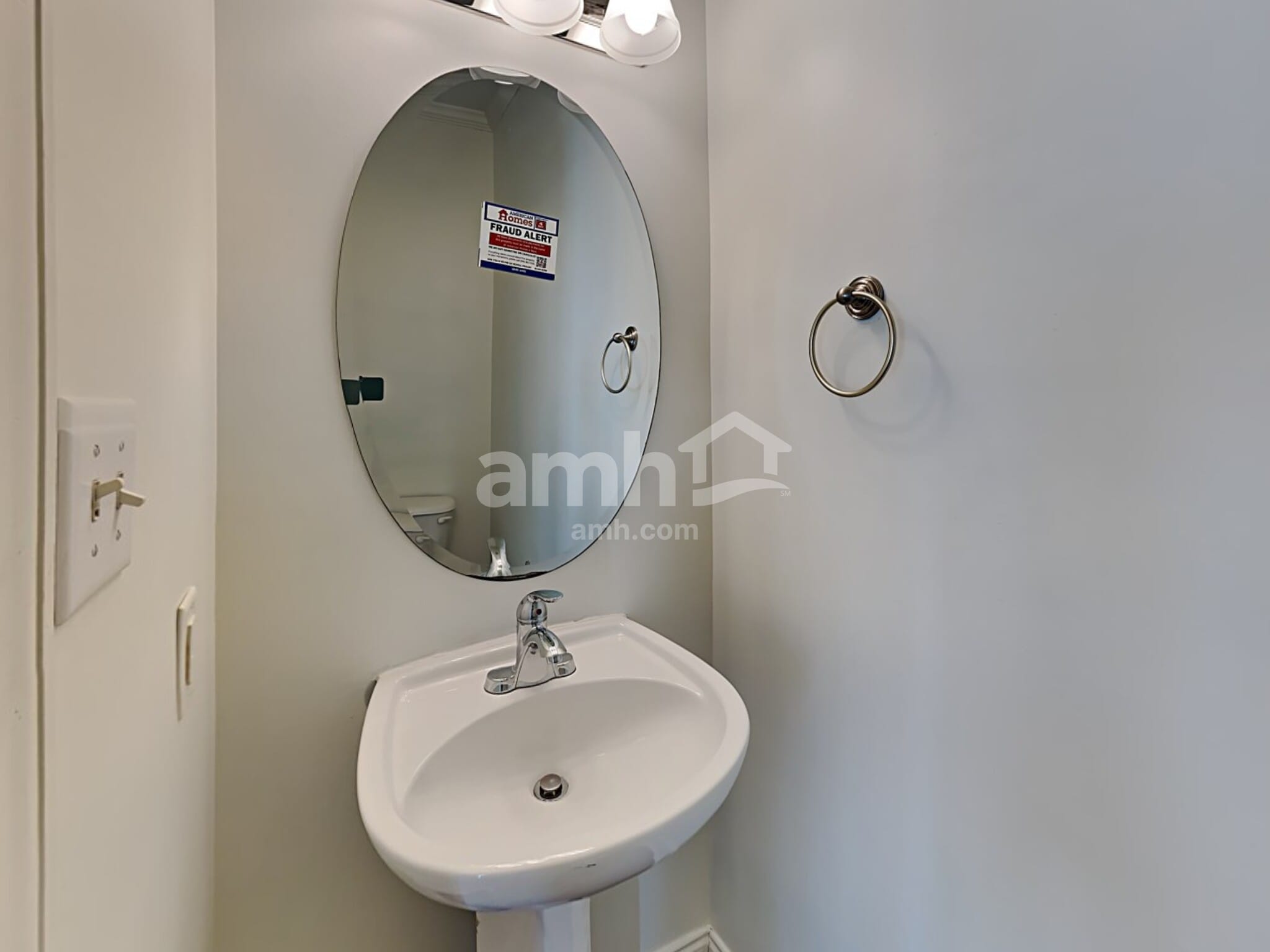 Building Photo - 830 Red Hawk Ct