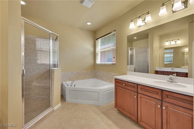 Building Photo - 12960 Seaside Key Ct