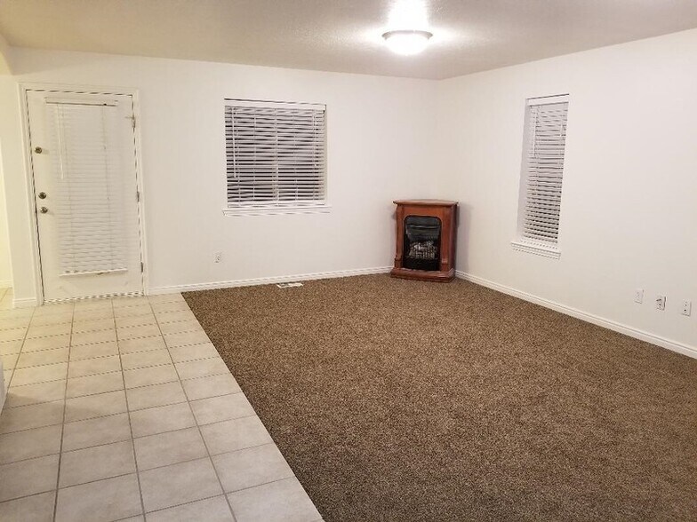 Building Photo - 729 Apple Grove Ln
