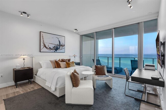 Building Photo - 6901 Collins Ave