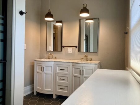Unit B Vanity - 800 Main St