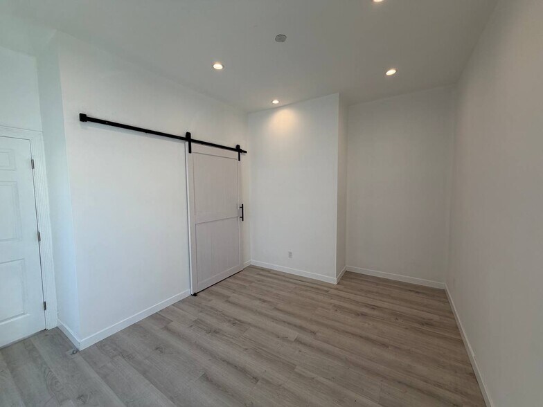 Building Photo - 5901 Texhoma Ave