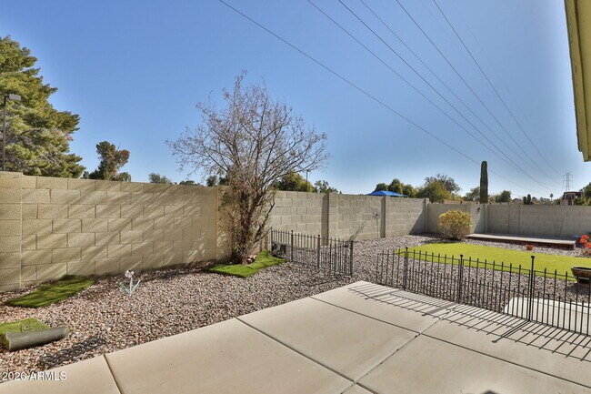 Building Photo - 1355 E McLellan Rd