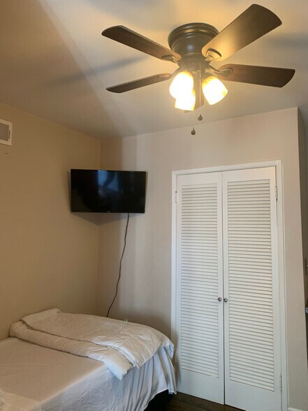 Building Photo - 22970 Crespi St