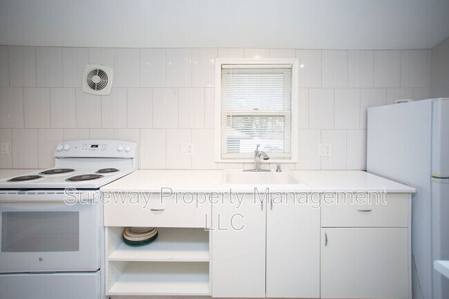 Building Photo - 37 Claypoole Ave