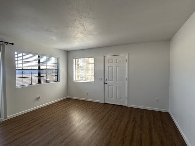 Building Photo - 1190 Ramar Rd