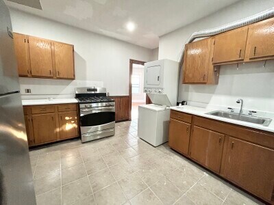 Building Photo - 31 Sudan St