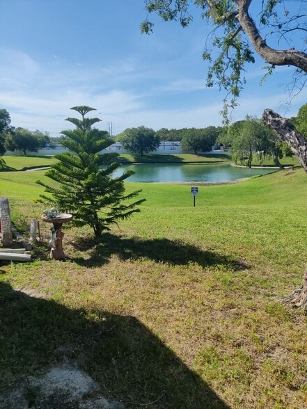 Building Photo - 3023 Beecher Dr E