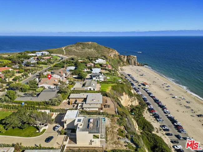 Building Photo - 7335 Birdview Ave