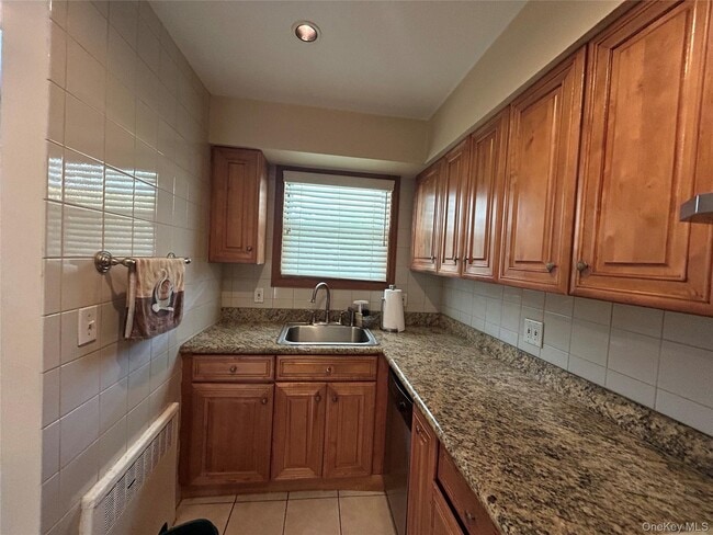 Building Photo - 82-34 Langdale St