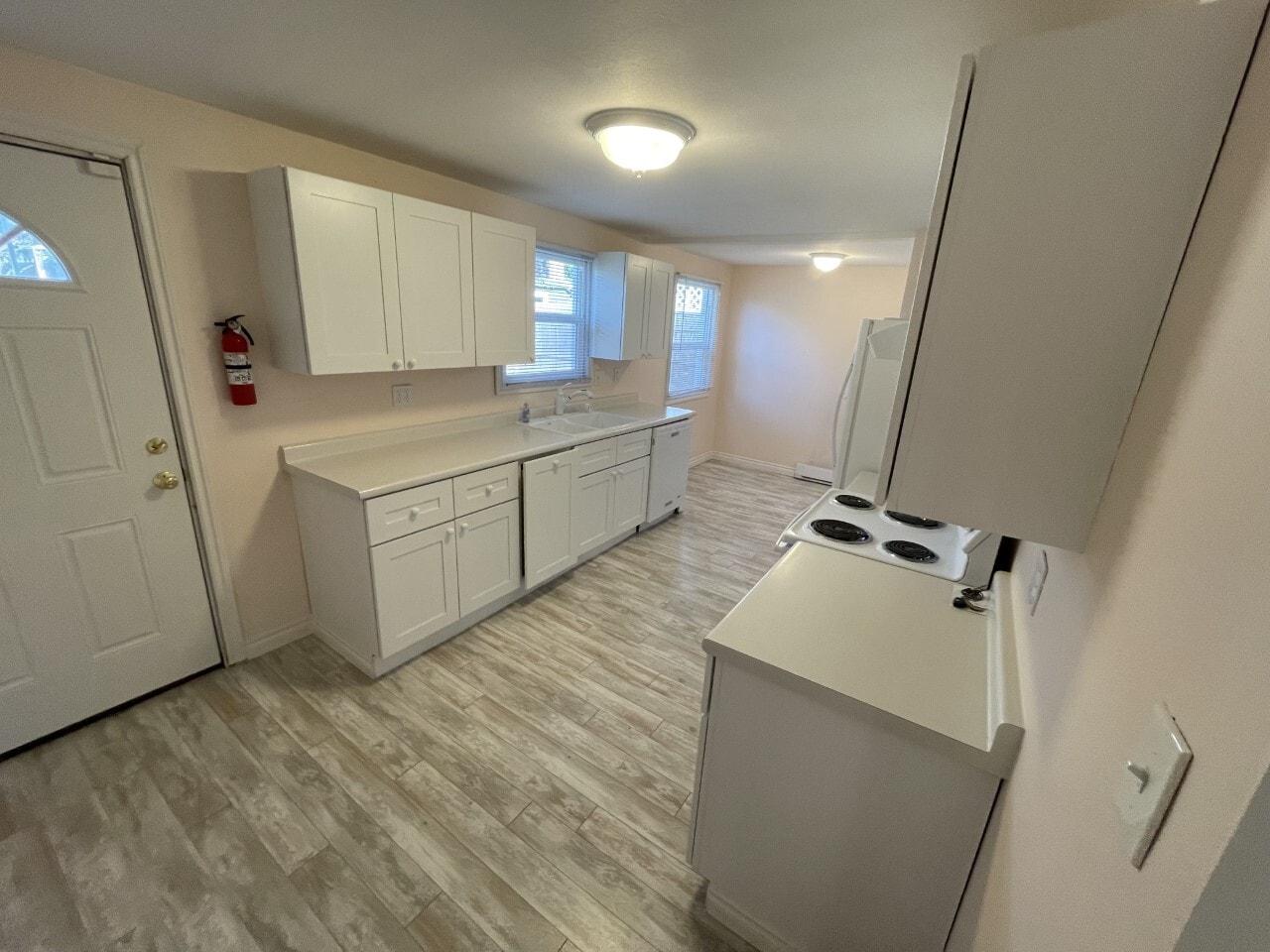 Kitchen - 8709 Highland Ave SW