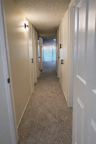 Building Photo - 909 Dwina Ave