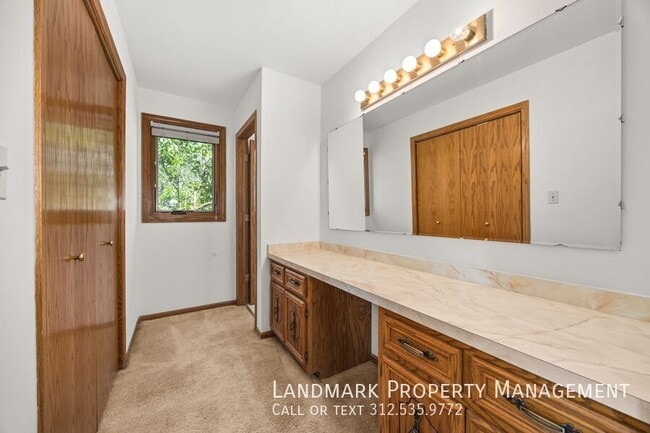 Building Photo - 14518 S Golden Oak Dr
