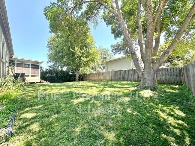 Building Photo - 8108 S 152nd Ave