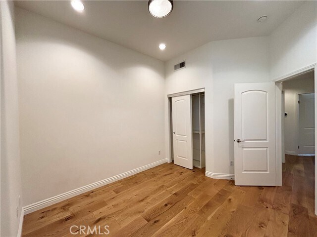 Building Photo - 441 N Los Robles Ave
