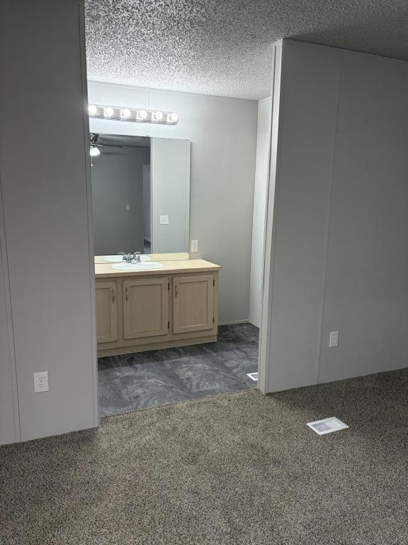 Building Photo - 17822 S Bryant Rd