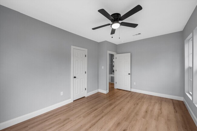 Building Photo - 2111 Herring Ave