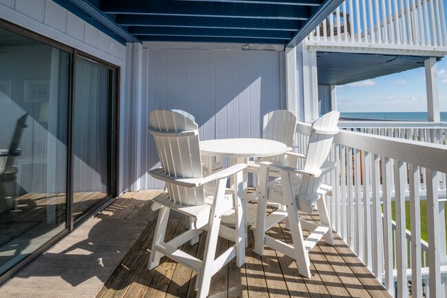 Building Photo - OCEANFRONT OFF-SEASON ONE BEDROOM RENTAL