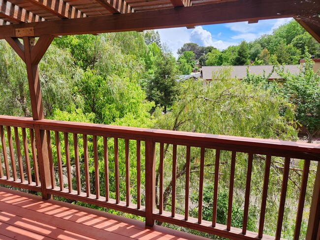 Building Photo - Very nice 2 Bed/ 1.5 Bath /1,263 Sqft Waln...