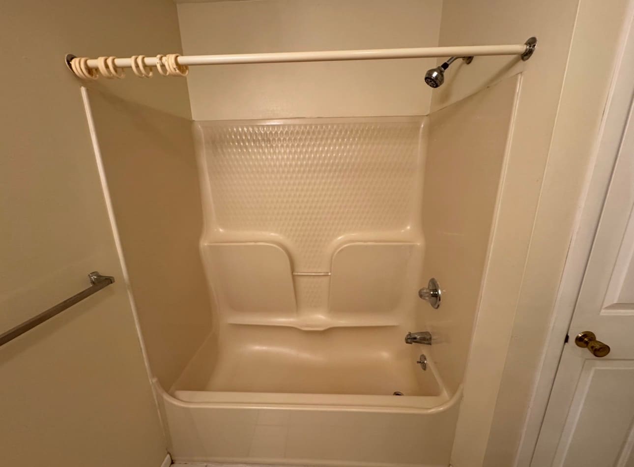 Building Photo - 1307 Greenwich Dr