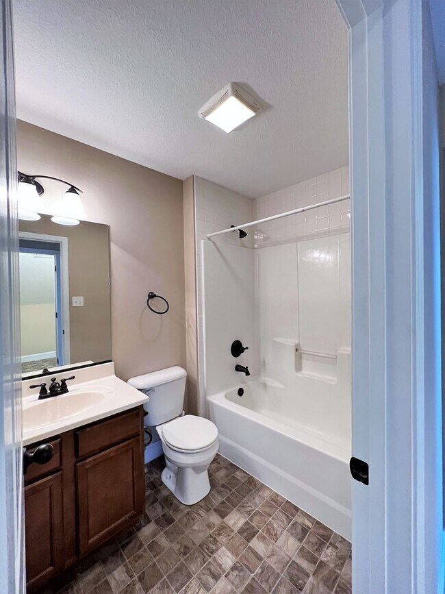 Building Photo - SPACIOUS 2 STORY HOME WITH 3 BEDROOM, 2.5 BATHROOM IN KARNS!!