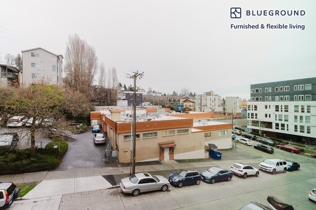 Building Photo - 622 Rainier Ave S