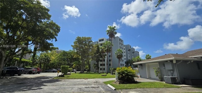 Building Photo - 9143 SW 77th Ave