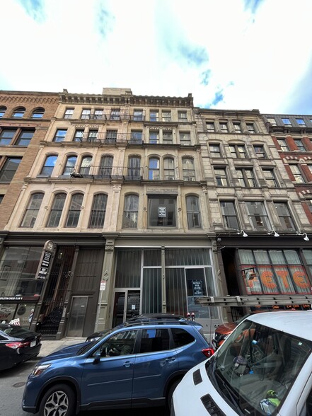 Building Photo - 33 Kingston St