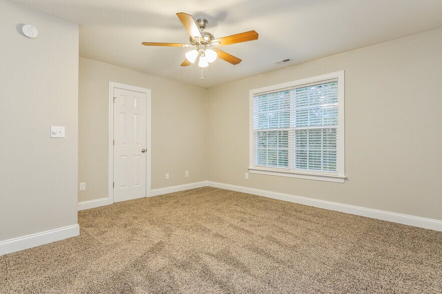 Building Photo - 308 Nelson Ln