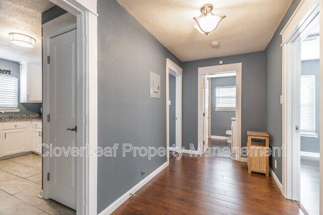 Building Photo - 1361 W Gramercy Pl