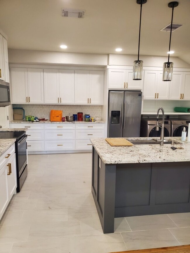 Building Photo - Beautiful home for Lease in Cedar Park, ba...